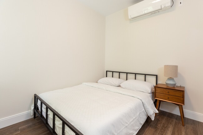 Photo - 139 Marcella St