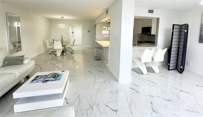 Photo - 400 Leslie Dr Unidad 725
