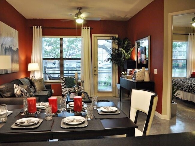 Photo - 5455 Richmond Ave.