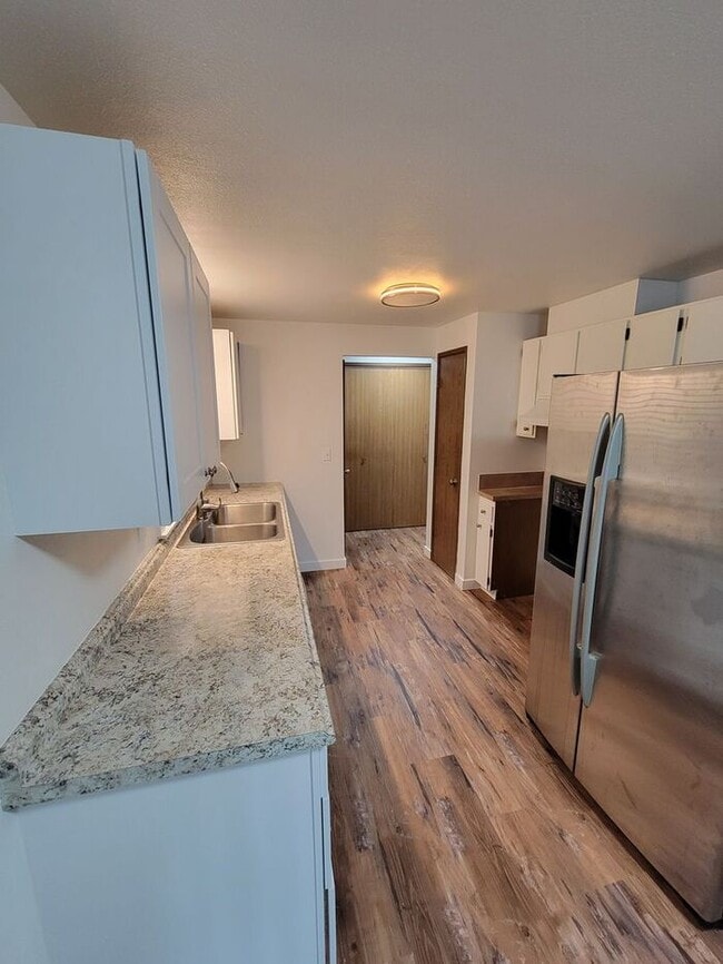 Photo - West Olympia 2bdr 1.5bath Townhome w/ garage & parking