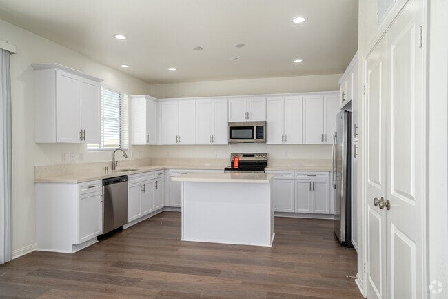4BR, 3BA - 1,776SF - Kitchen