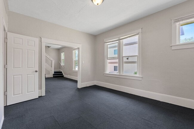 Photo - Renovated 5 Bed, 2 Bath House + Office EWU Off Campus Housing! AVAILABLE 7/20!