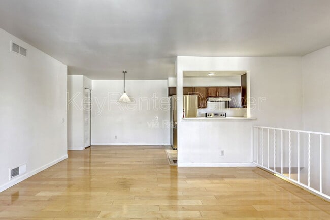 Building Photo - 9195 Lehigh Ave Unit 188