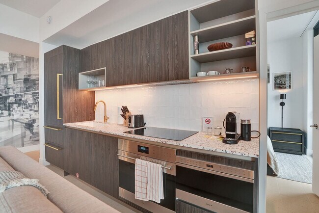 Photo - 601 NE 1st Ave Unidad FL50-ID1263785P