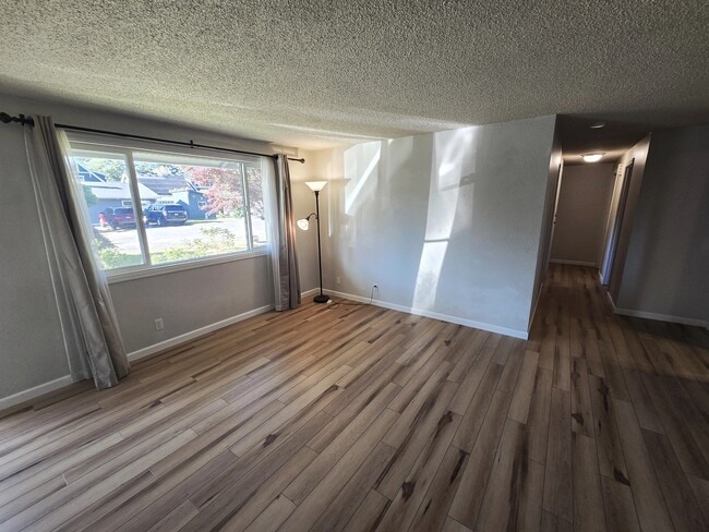 Photo - 14984 SE Linden Ln