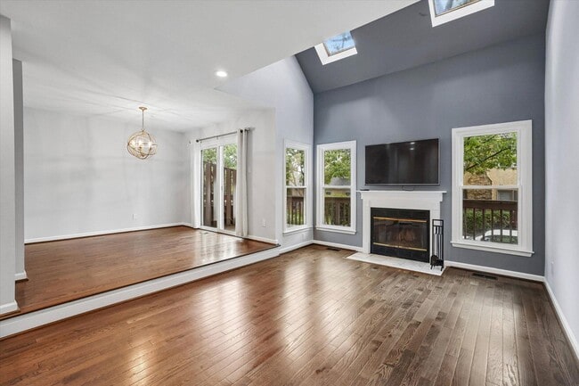 Photo - 1604 Cotswald Ct