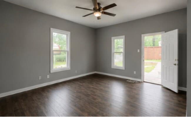 Photo - 523 E Lee St