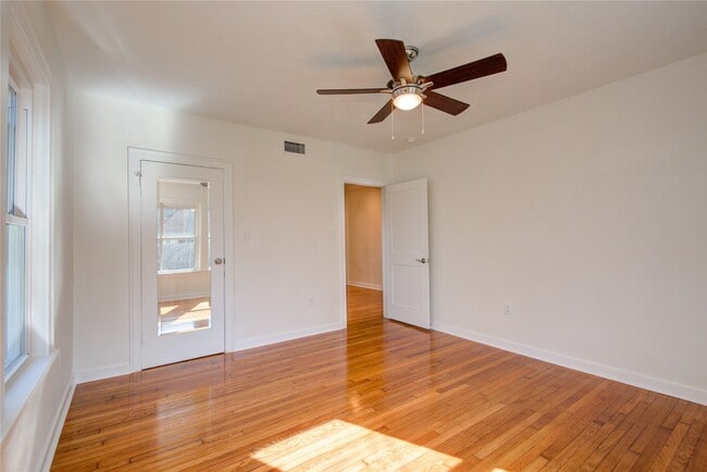 Building Photo - 2208 Blodgett St