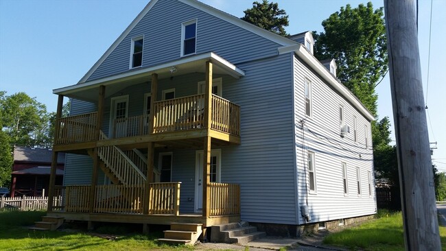 Building Photo - 10 Sutton Rd Unit 1