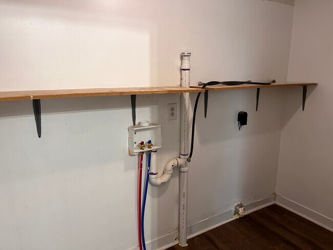 Utility Room - 1095 W Main St