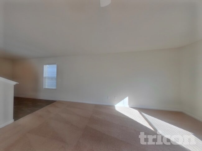 Photo - 2186 Southlea Dr