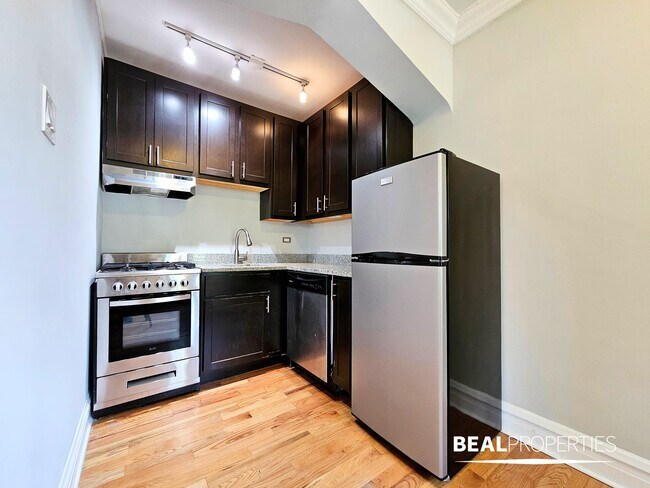 Photo - 4737 N Hermitage Ave Unit 1 bed