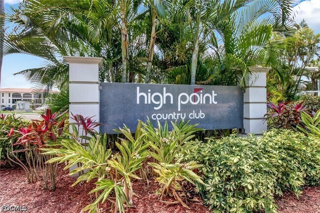 Building Photo - 9 High Point Cir N Unit 102