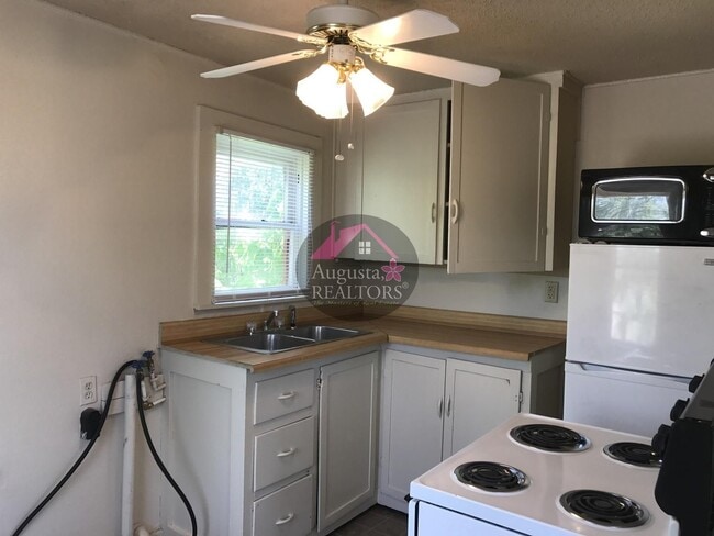 Photo - Weekly-1517 Avenue D Unit 1517 B Upstairs