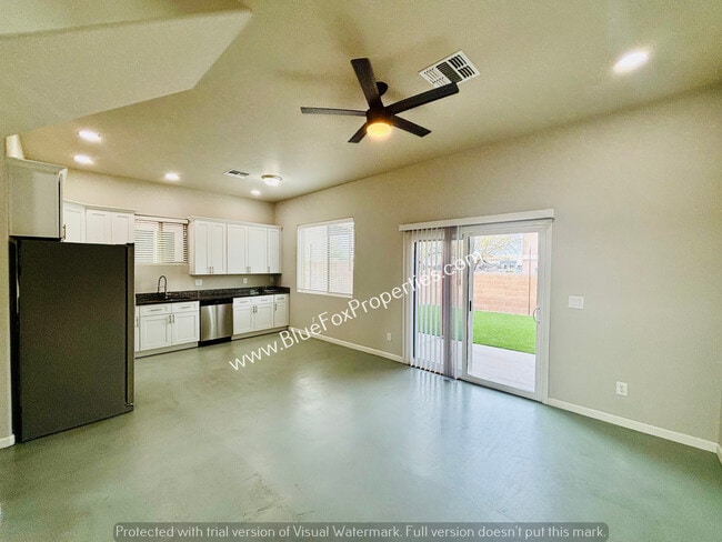 Photo - 149 E Stone Ct