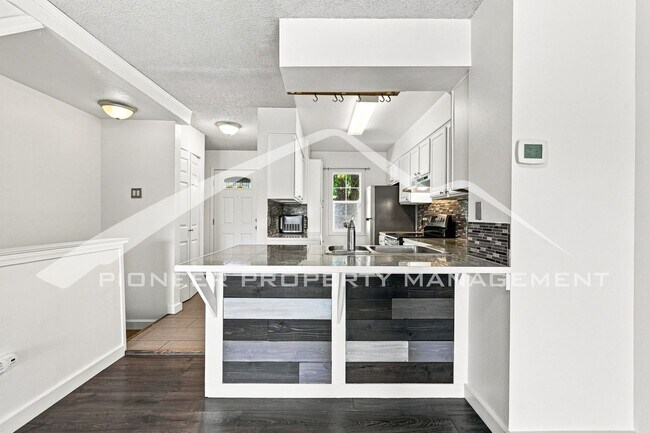Photo - 1234 S Idalia St