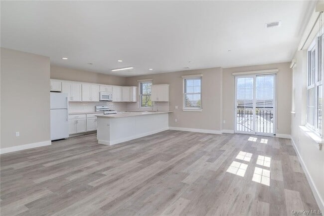 Photo - 6 N Midland Ave