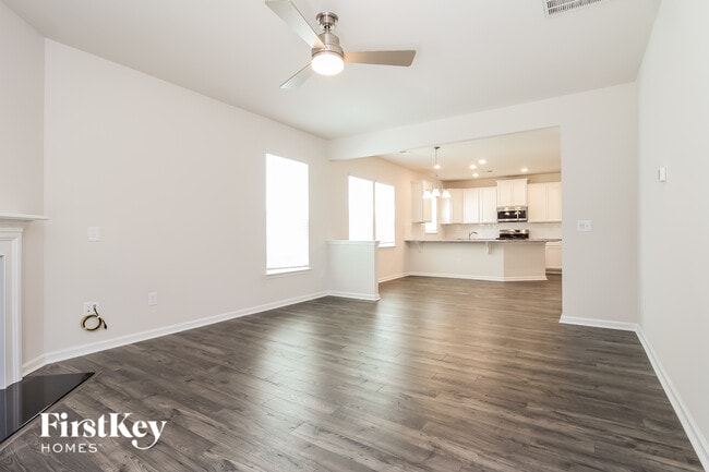 Photo - 406 Ashborne Ln