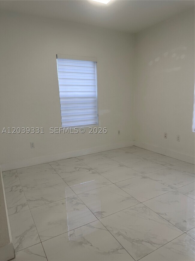 Photo - 6410 SW 139th Ave