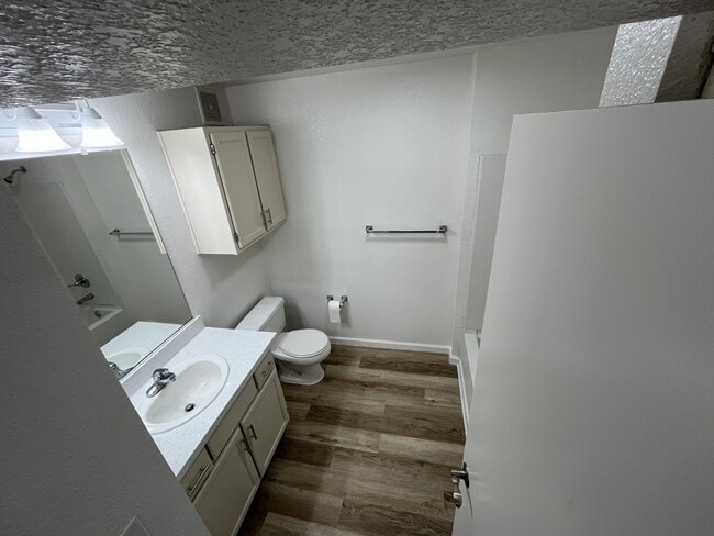 Photo - The Oaks at Sunset Phase II