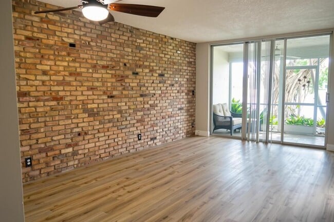 Building Photo - 9311 Orange Grove Dr