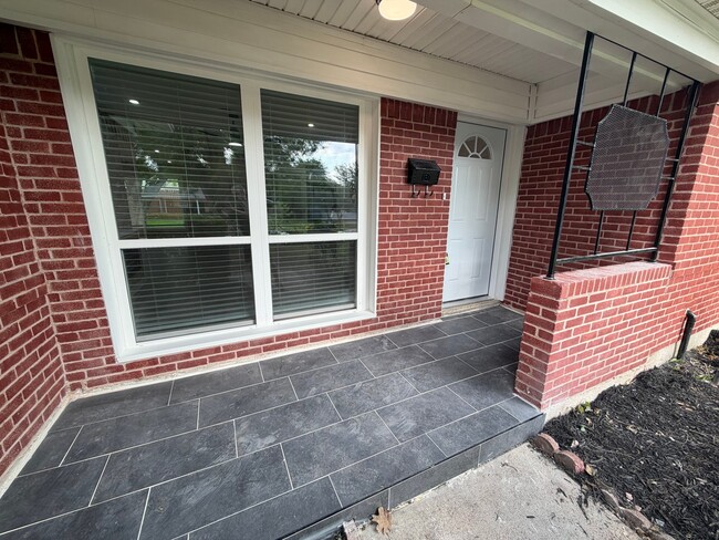 Photo - 302 N Cottonwood Dr