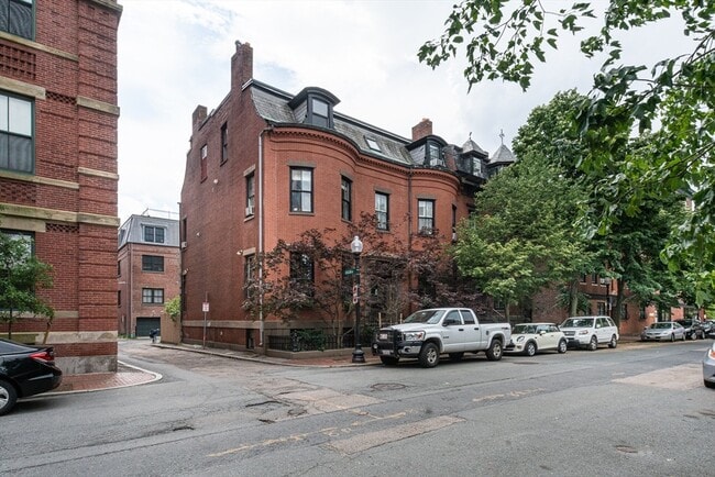 Photo - 78 W Concord St Unit 2