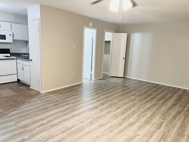 Pied Piper Apartments (Studio/1 Bath)