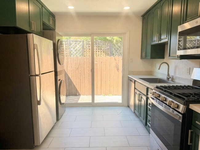 Photo - 20673 Forest Ave Unit B