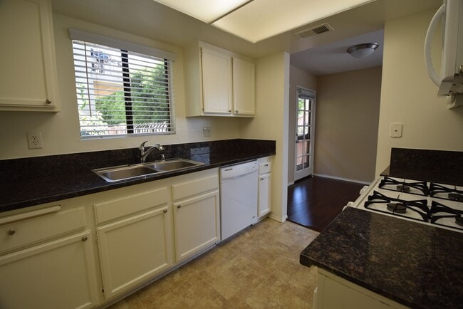 Photo - 12352 Burbank Blvd Unit 108