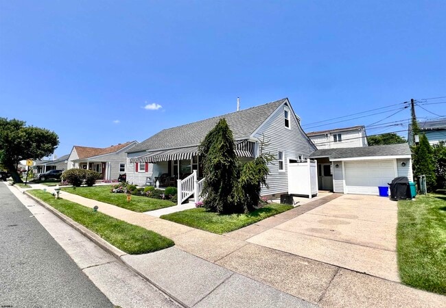 Photo - 411 N Delavan Ave