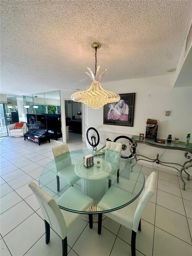 Photo - 19101 Mystic Pointe Dr Unidad 302