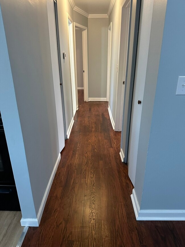 Photo - 19566 Webster St