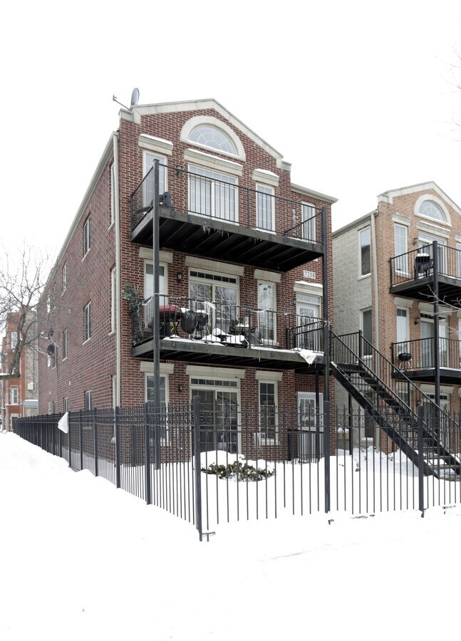 Primary Photo - 7256 S Bennett Ave