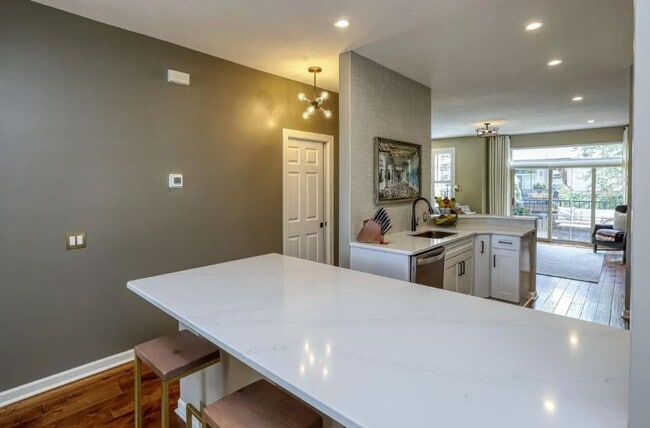 Photo - Rare NE Minneapolis Townhome with 2 Stall Garage + Soaking Tub