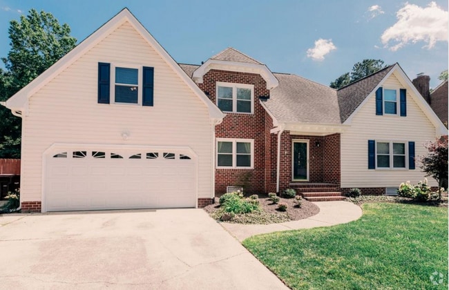 Building Photo - Gorgeous 4 bed, 3 bath in Great Bridge! Rental