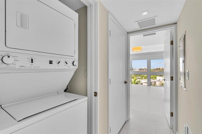 Photo - 9901 E Bay Harbor Dr Unit 603