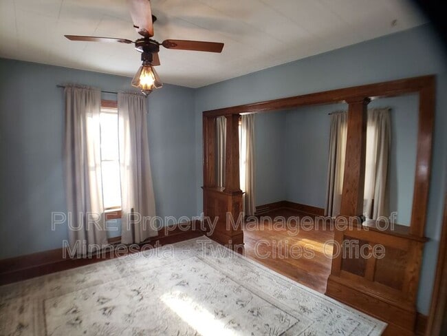 Photo - 402 2nd St N