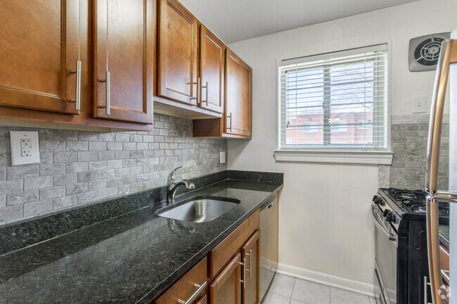 Interior Photo - Cambridge Square Rental