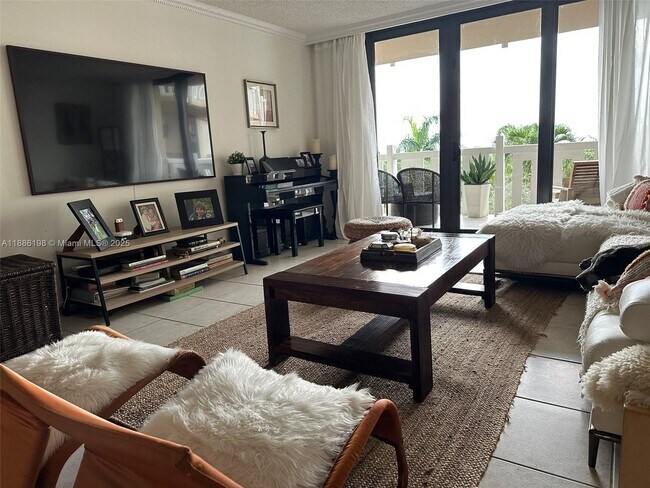 Photo - 1121 Crandon Blvd Unidad D404