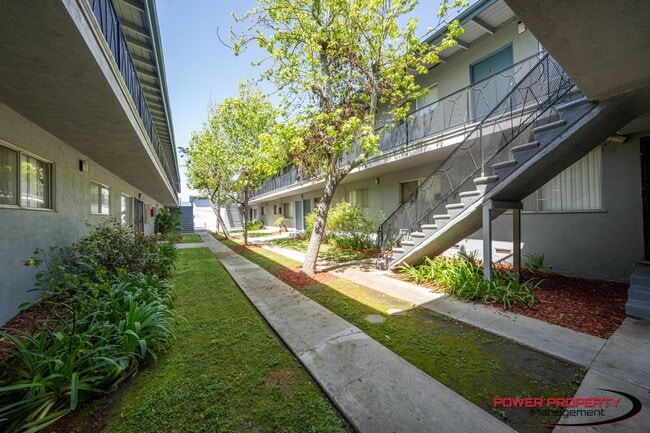 821 N Eucalyptus