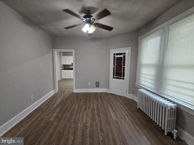 Photo - 968 E Woodlawn St