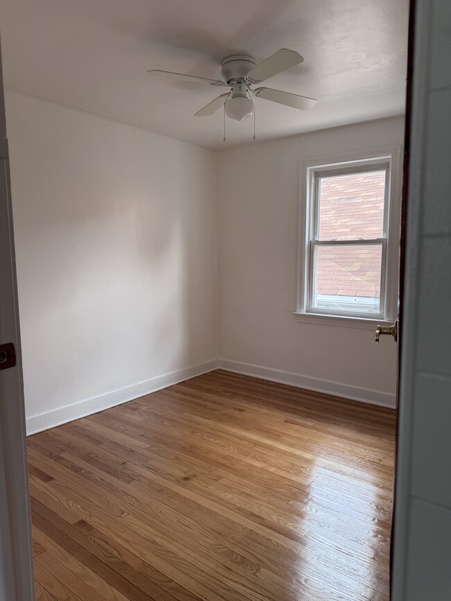 Bedroom 1 - 2630 Grove Ave Unit Spacious 2-Bedroom Apartment