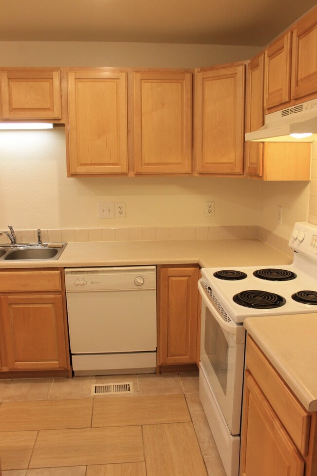 Photo - 7330 Kearney St