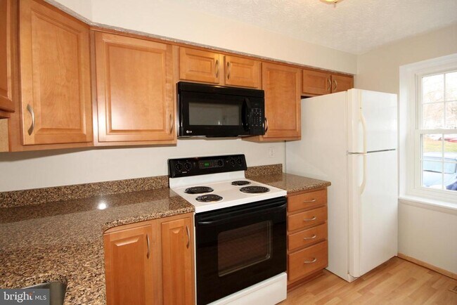 Photo - 8032 Grandview Ct