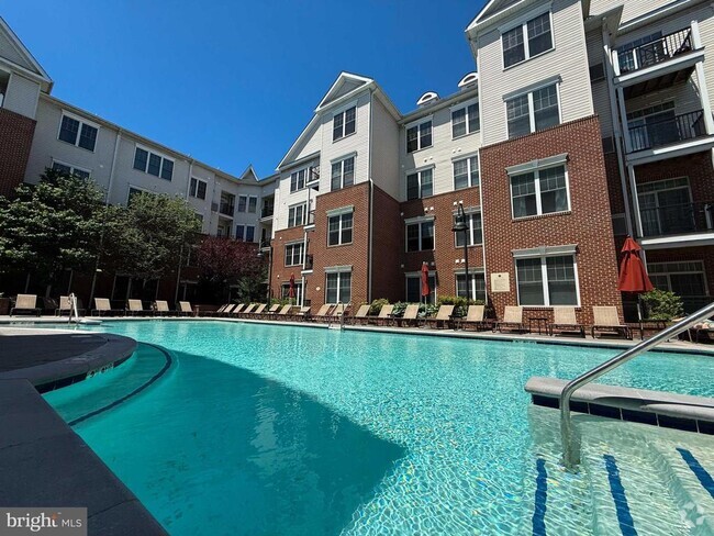 Building Photo - 350 W Elm St Unit 3006 Rental