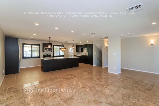 213 E Carson Cir