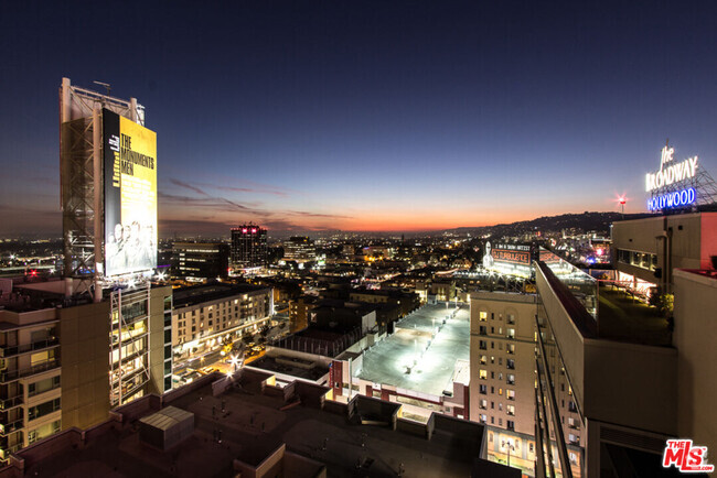 Building Photo - 6250 Hollywood Blvd Unit 7G Rental