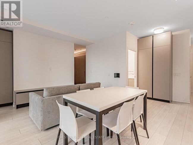 Photo - 1 Hillsdale Ave W Unité 603