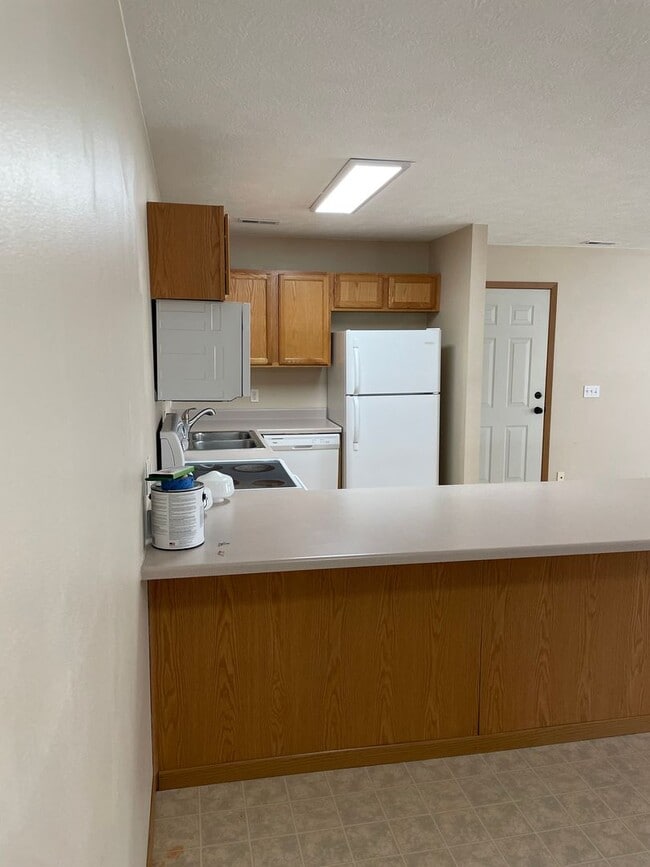 Photo - 1420 E Redwood Blvd